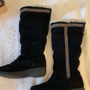 BearPaw Black Suede Tall Winter Boots with Embroidered Trim  EUC